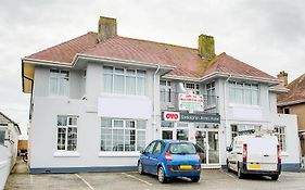 Oyo Godolphin Arms Hotel